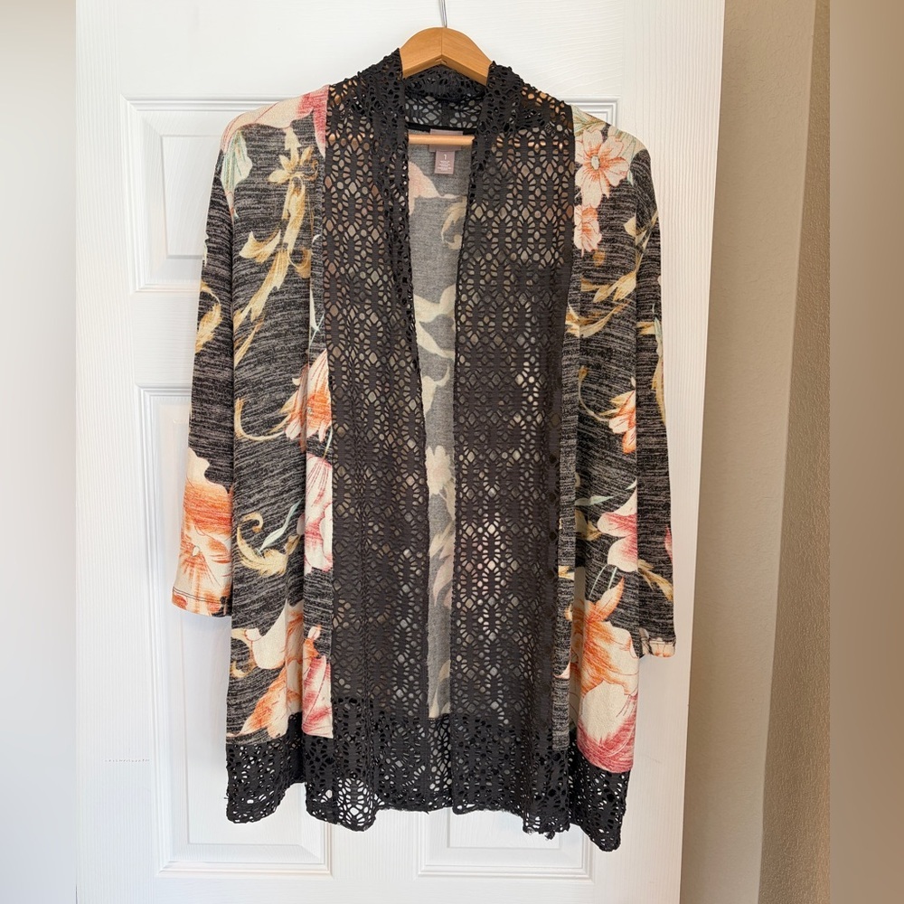 Chico’s Lace Edged Cardigan Size 1 Medium Floral Lightweight Duster Sweater I2